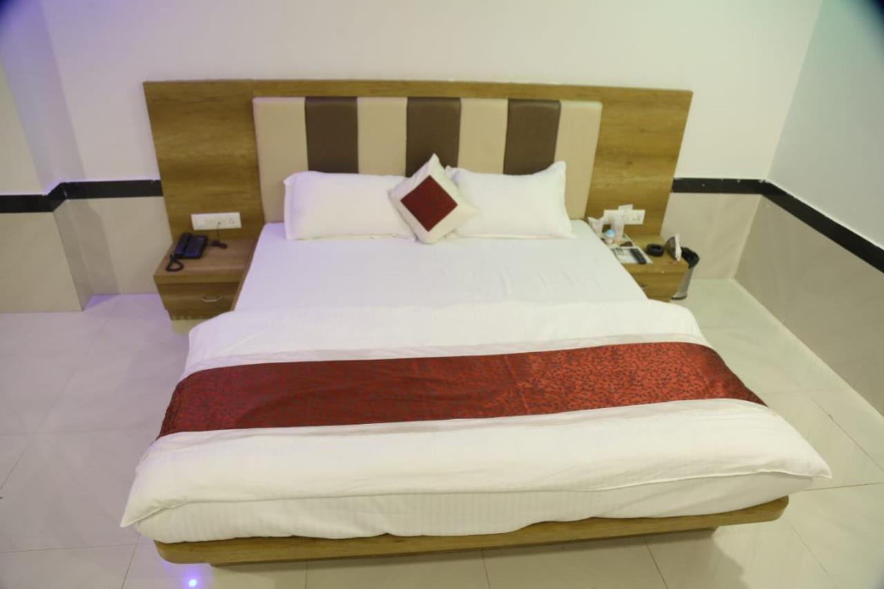 Amber Hotel Barmer Экстерьер фото