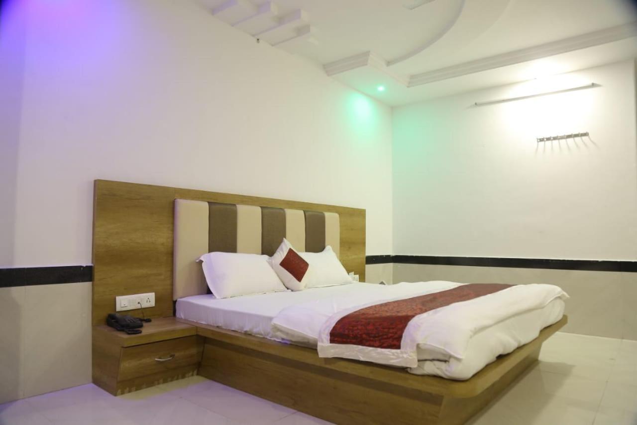 Amber Hotel Barmer Экстерьер фото